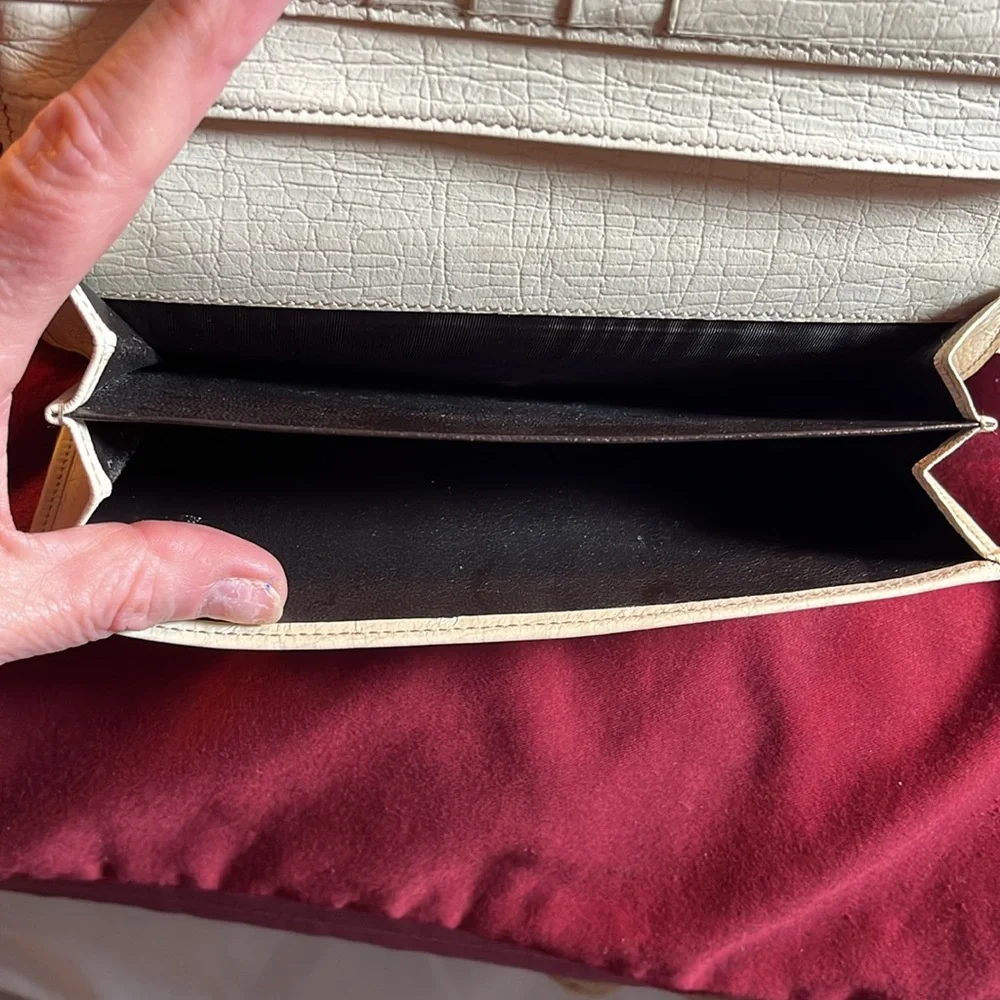 Gucci Long Wallet in Beige with Brown Logo - Picture 5 of 9